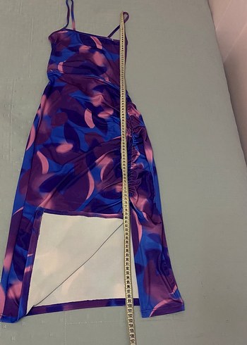 Trend  İnce Askılı Sırt Dekolteli Önden Yırtmaçlı Drapeli Elbise - Görsel 3