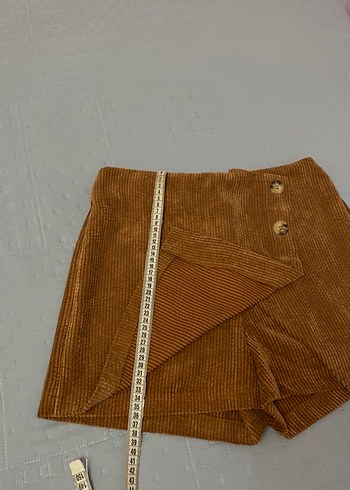 Trendyol Kahverengi kadife kumaşlı, düğme detaylı şort etek. - Görsel 2