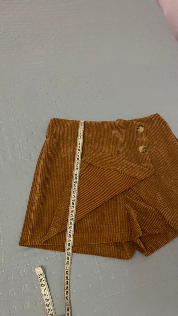 Trendyol Kahverengi kadife kumaşlı, düğme detaylı şort etek. - Görsel 2