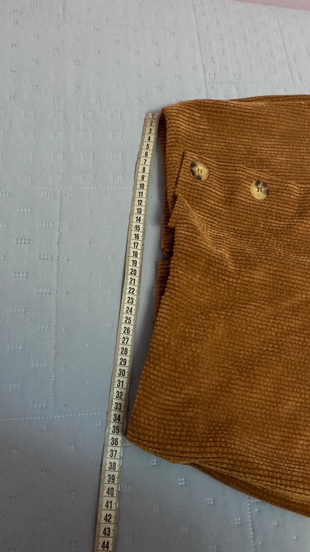 Trendyol Kahverengi kadife kumaşlı, düğme detaylı şort etek. - Görsel 3