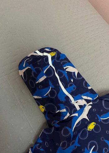 Tchibo Köpekbalığı Desen Termal Yağmur Montu 7-8 yaş - Görsel 6