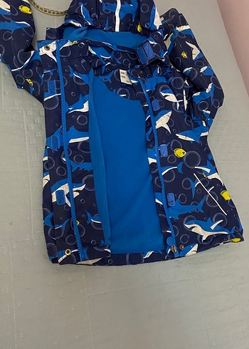 Tchibo Köpekbalığı Desen Termal Yağmur Montu 7-8 yaş - Görsel 4