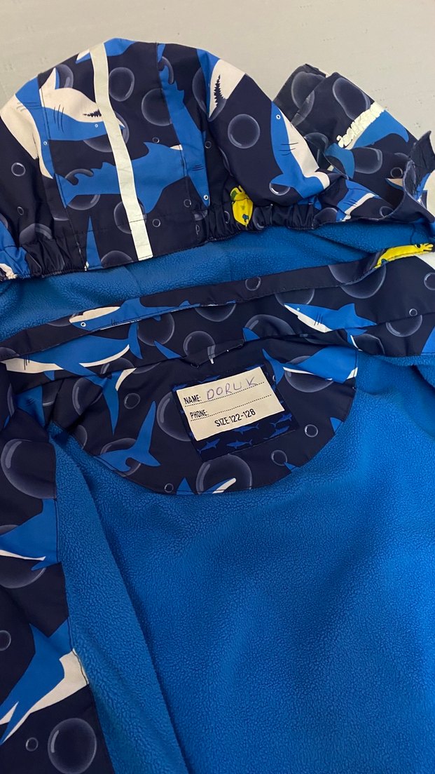 Tchibo Köpekbalığı Desen Termal Yağmur Montu 7-8 yaş - Görsel 5