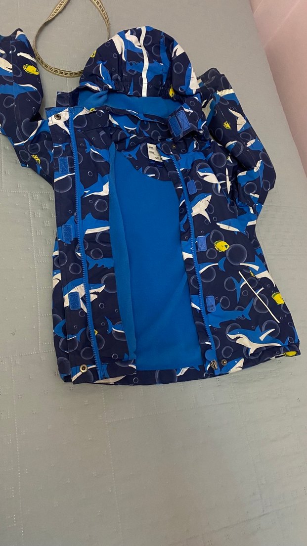 Tchibo Köpekbalığı Desen Termal Yağmur Montu 7-8 yaş - Görsel 4