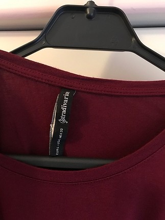 40 Beden bordo Renk Stradivarius marka 40 beden bordo kısa tişört