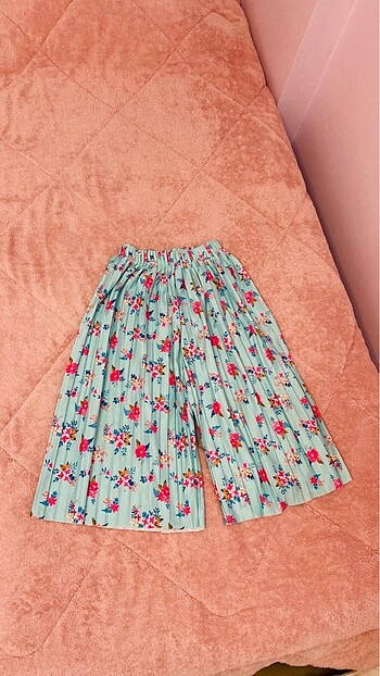 LC Waikiki Lc Waikiki 7-8 yaş çiçekli piliseli pantolon