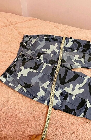 38 Beden mavi Renk Bershka 38 beden yüksek bel pantolon kamuflaj jogger