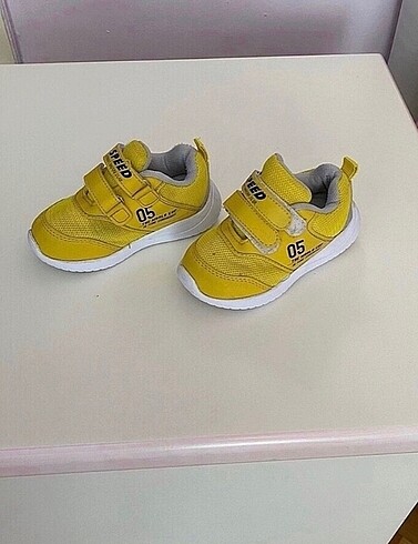LC Waikiki Lc Waikiki marka 23 numara spor ayakkabı 2 yaş