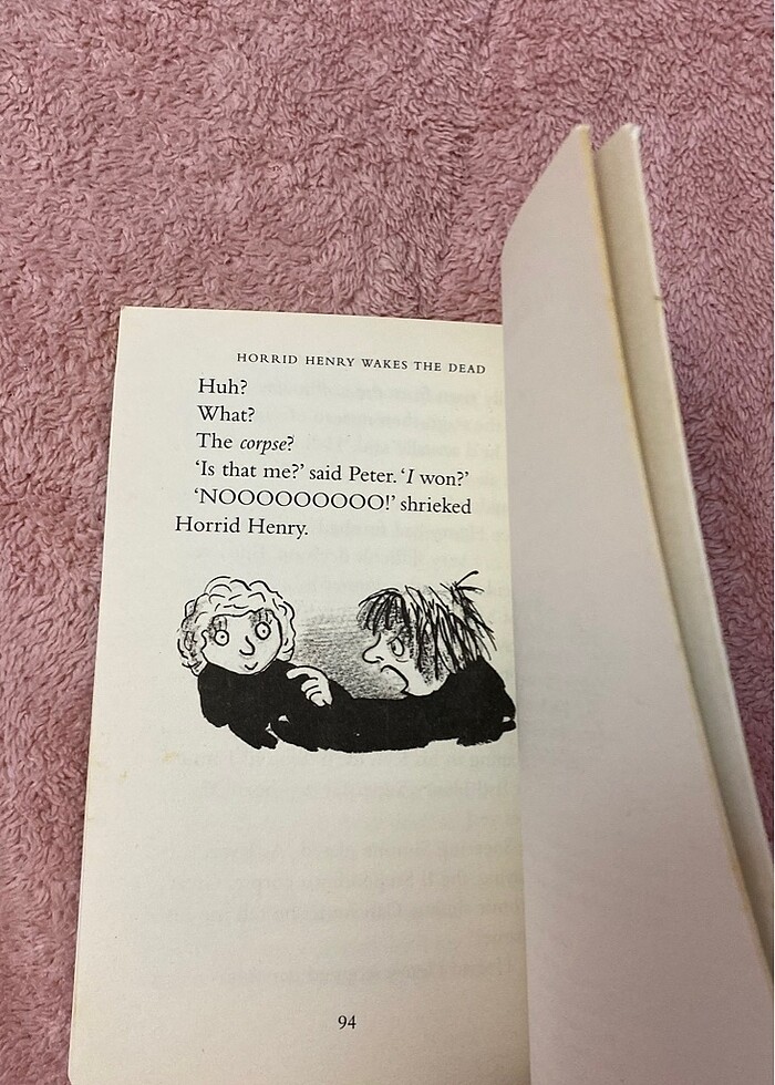 Francesca Simon  - HORRID HENRY WAKES THE DEAD İngilizce Kitap - Görsel 3