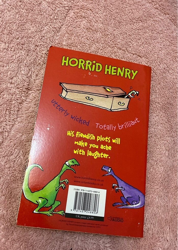 Francesca Simon  - HORRID HENRY WAKES THE DEAD İngilizce Kitap - Görsel 2