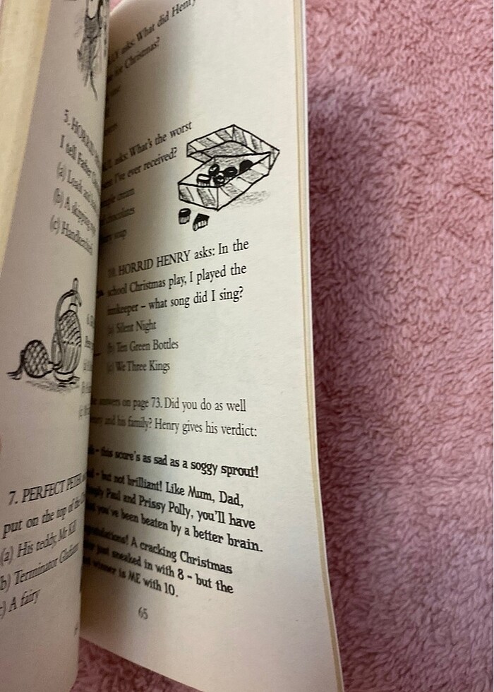 Francesca Simon CHRISTMAS CHAOS WITH HORRiD HENRY İngilizce kita - Görsel 3