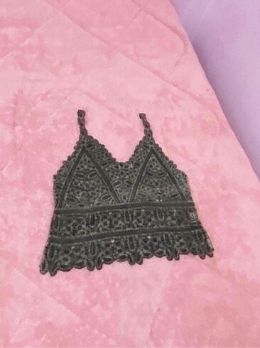 Diğer 38 beden ajurlu crop askılı bluz