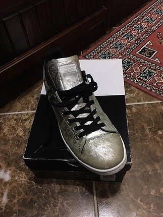 Adisas Stan Smith 