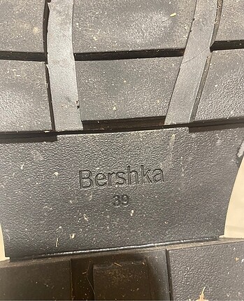 39 Beden BERSHKA POSTAL