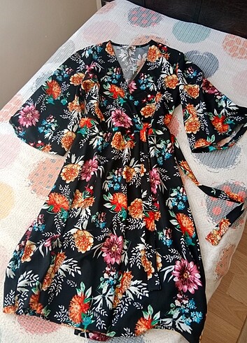 koton çiçek detaylı yarasa kol elbise 