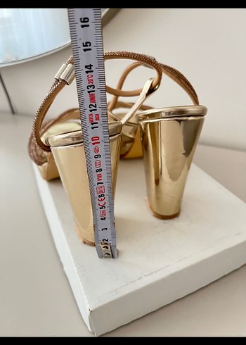 Altın Renkli Platform Topuklu Kadın Ayakkabı - Görsel 4