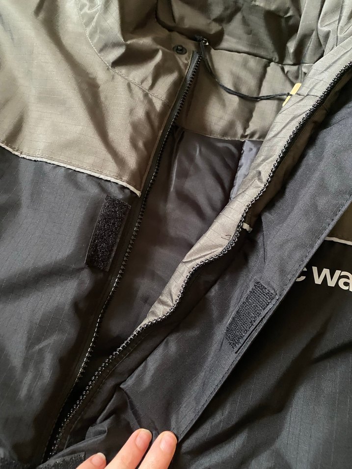 LC Waikiki Siyah Kapüşonlu Kayak Ceketi - Görsel 3