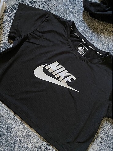 Nıke crop üst