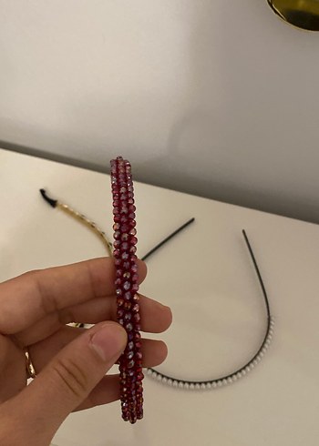 Boncuk Detaylı Örgü Taç Seti - Görsel 3