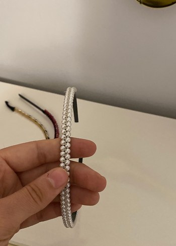 Boncuk Detaylı Örgü Taç Seti - Görsel 4