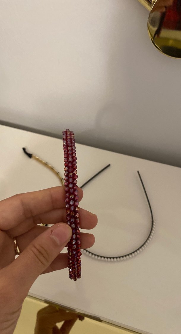 Boncuk Detaylı Örgü Taç Seti - Görsel 3