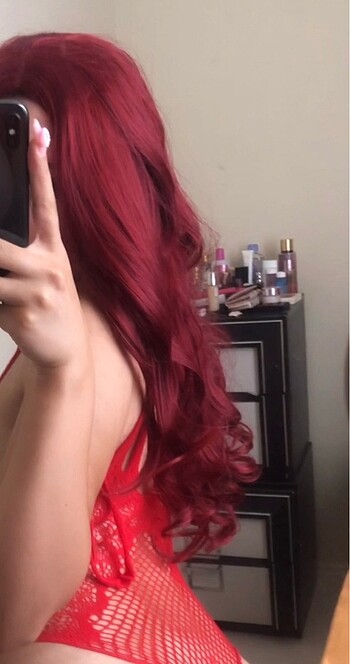 Kırmızı peruk cosplay