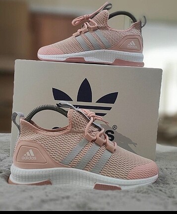 Adidas Pudra rengi adidas ayakabı 