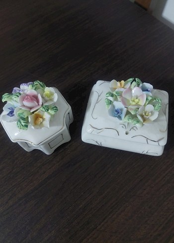 Pastel Renkli Beyaz Çiçekli Biblo