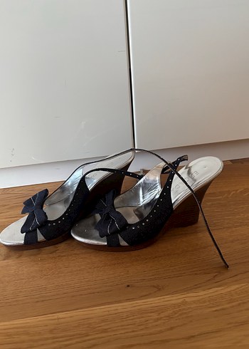 Lacivert Fiyonklu Kadın Dolgu Topuk Abiye Ayakkabı - Görsel 4