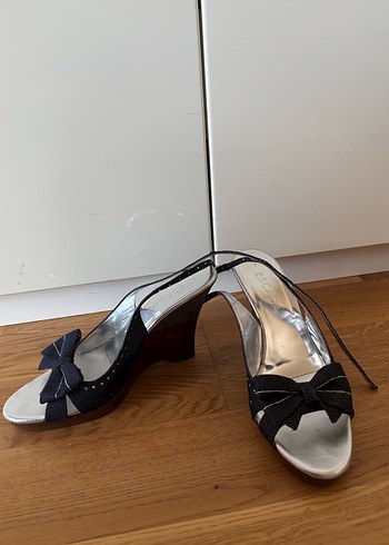 Lacivert Fiyonklu Kadın Dolgu Topuk Abiye Ayakkabı - Görsel 3