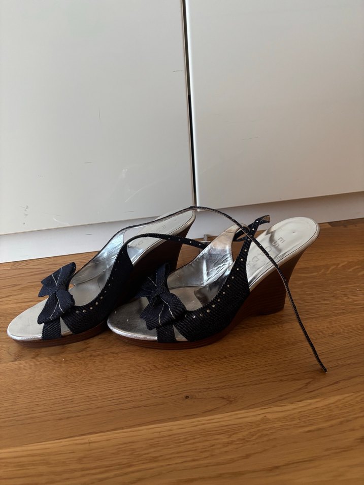 Lacivert Fiyonklu Kadın Dolgu Topuk Abiye Ayakkabı - Görsel 4