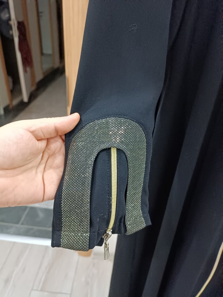 Siyah Nakışlı Uzun Kadın Elbisesi - Görsel 4