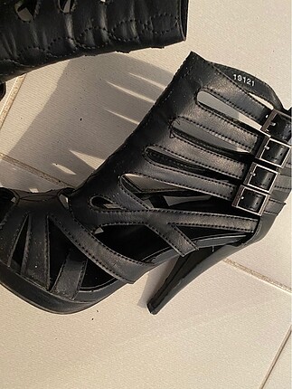 39 Beden siyah Renk Topuklu ayakkabı 39