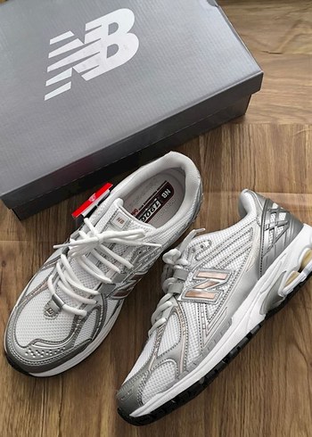 New Balance 1906