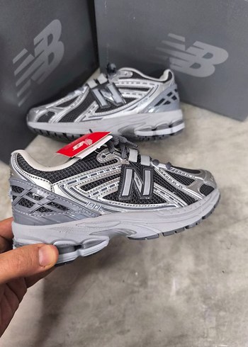 New Balance 1906