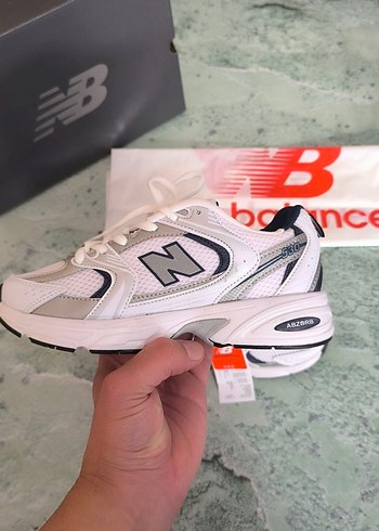 39 Beden beyaz Renk New Balance 530
