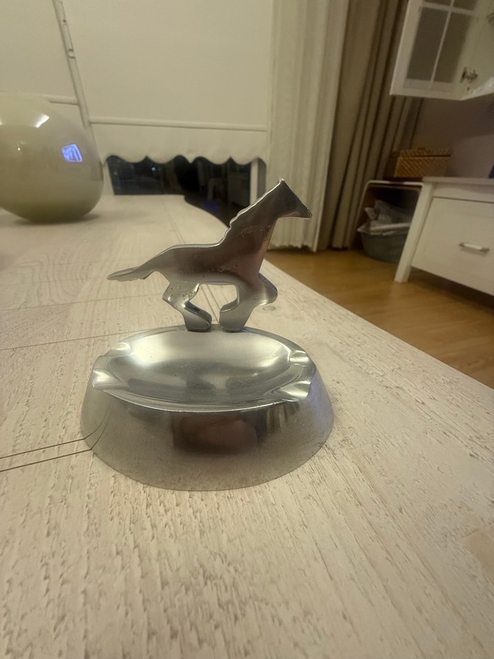 Gri At Figürlü Metal Küllük - Görsel 2