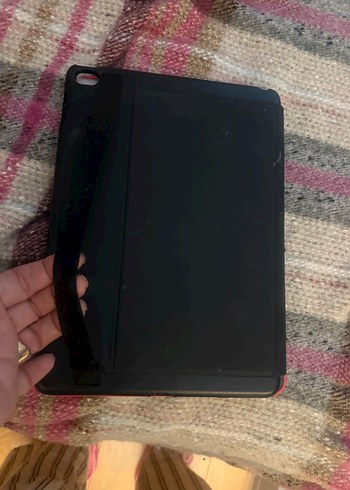 Targus Kırmızı şeritli Tablet Kılıfı - Görsel 3