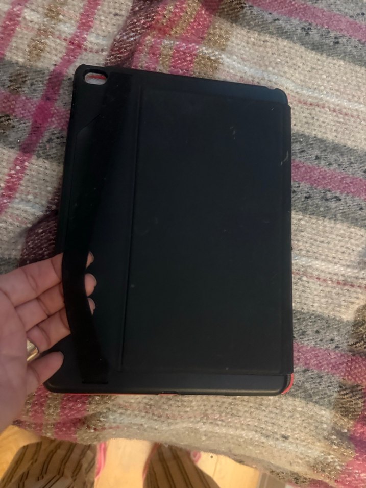 Targus Kırmızı şeritli Tablet Kılıfı - Görsel 3