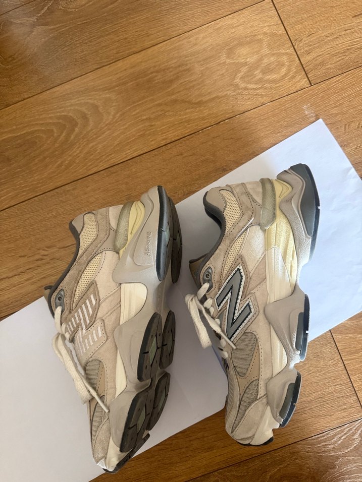 Bej Beyaz Bağcıklı Kadın New Balance 9060 Spor Ayakkabı - Görsel 2