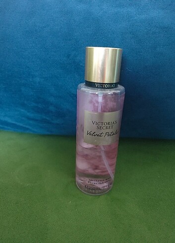 Victoria s Secret #Victoria Secret velvet petals sprey