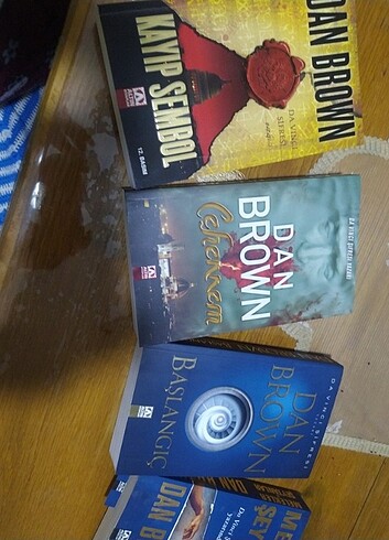  Yepyeni Dan Brown set