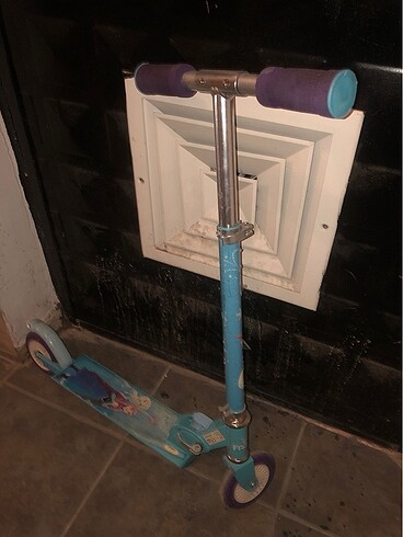 Diğer Kız çocuğu scooter, Elsalı