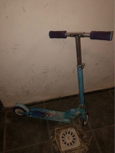  Beden Kız çocuğu scooter, Elsalı