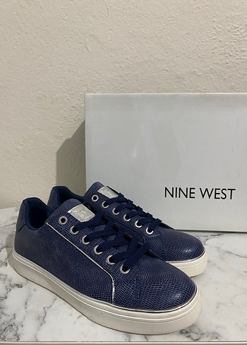 Nine West 37