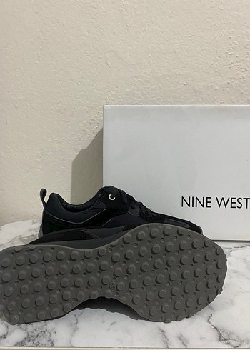 Nine West Siyah Süet Platform Spor Ayakkabı - Görsel 3