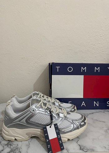 Tommy Hilfiger TOMMY HİLFİGER Gri Kadın Spor Ayakkabı Orjinal Sıfır kutu
