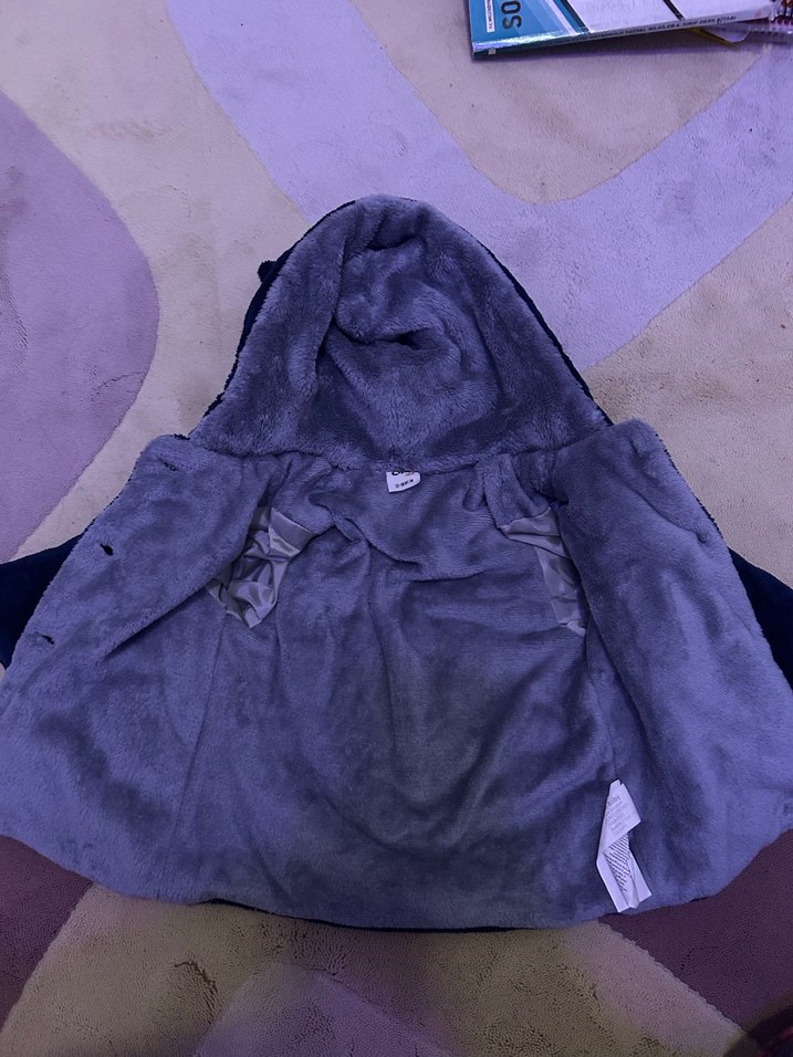 Kapüşonlu Erkek Çocuk Gri Kürklü Kaban - Görsel 3