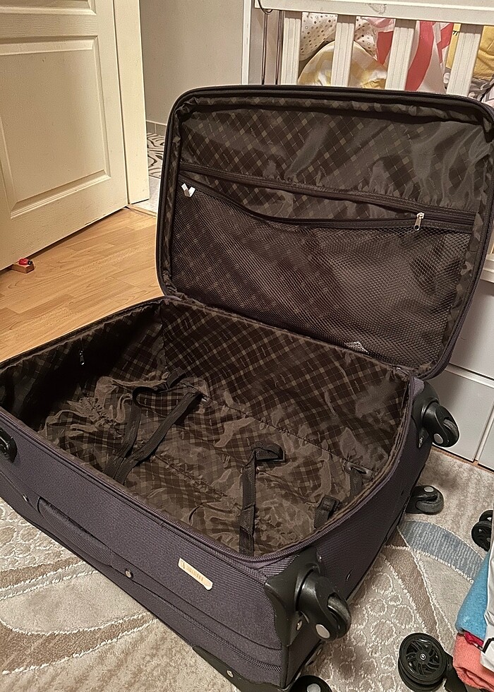 Büyük boy valiz - Görsel 3