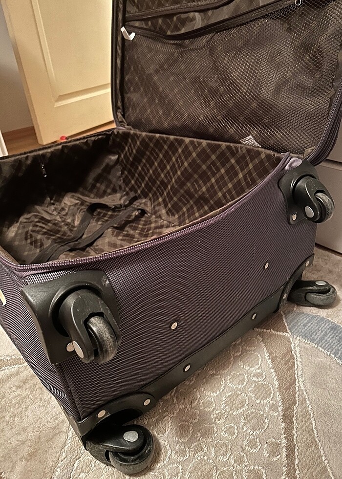 Büyük boy valiz - Görsel 4